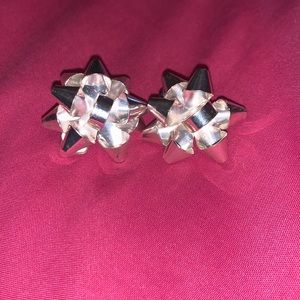 Claire’s Silver Christmas Bow Studs